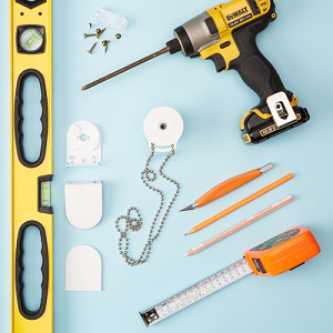 Как повесить и установить Рольшторы