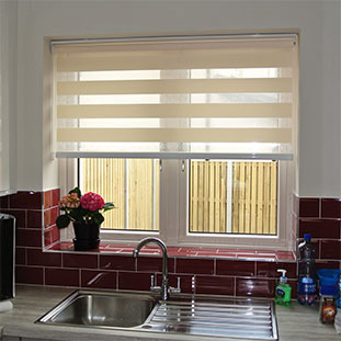 Рулонная штора День-Ночь желто-бежевого цвета