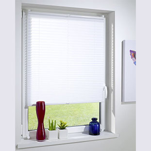 Штора плиссе белого цвета