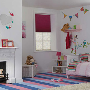 Штора плиссе бордового цвета